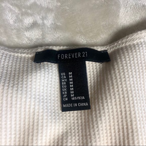 ✨ NEW white knit waffle v-neck - Picture 3 of 4